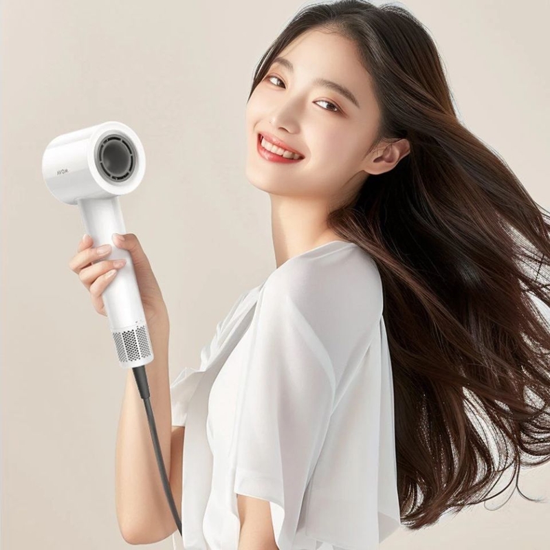 Mova Turbo AHD11C hỗ trợ chăm sóc tóc mềm mượt với ion âm