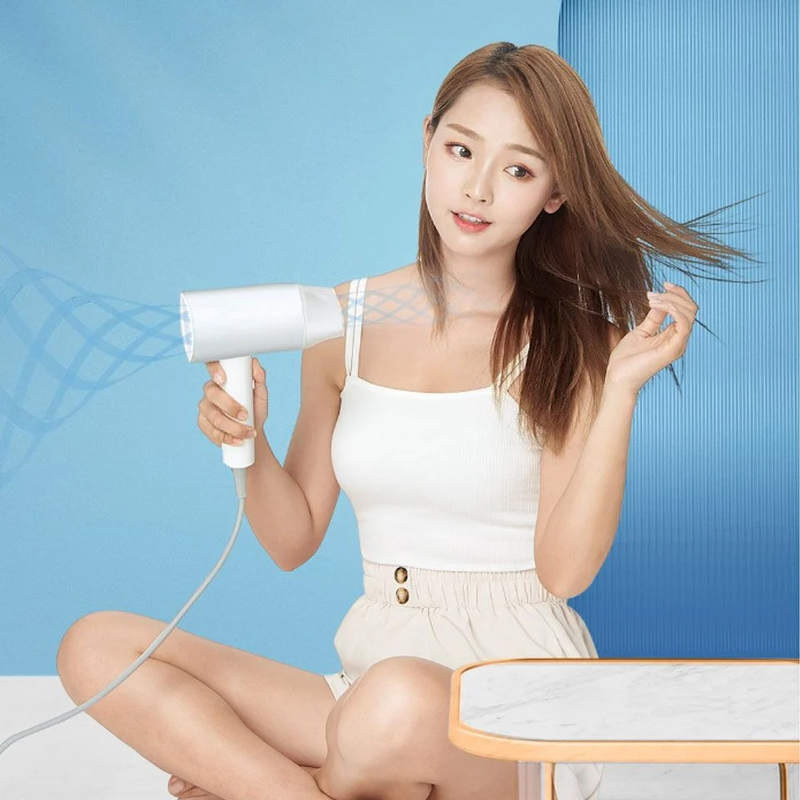 Máy sấy tóc Showshee có công suất mạnh mẽ đến 1800W