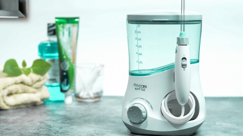Máy tăm nước gia đình Procare KHT102