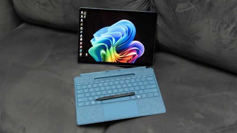 Máy tính bảng lai laptop - 03