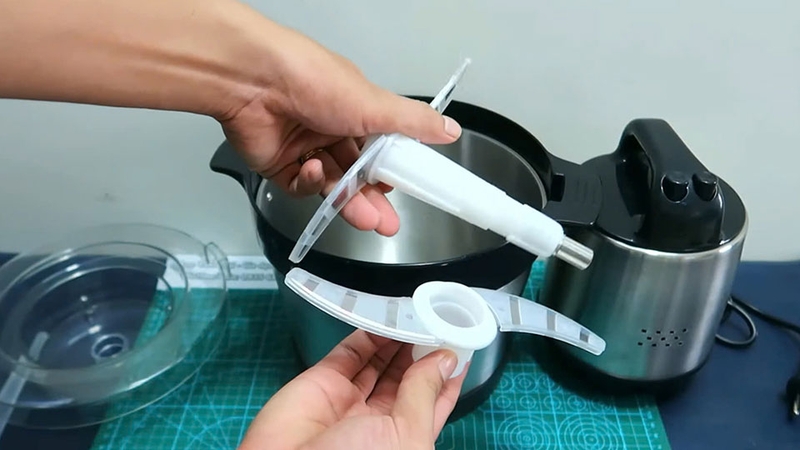 Khi bị dừng do quá nhiệt cần cho máy nghỉ và kiểm ra các bộ phận