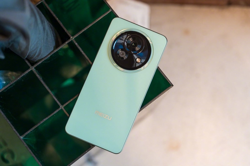 nen mua meizu lucky 08 hay nothing phone 2a