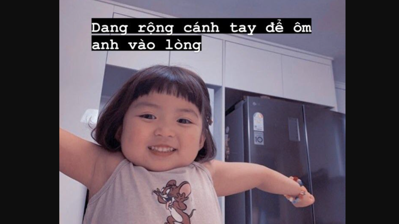Meme ôm dành cho các cặp đôi