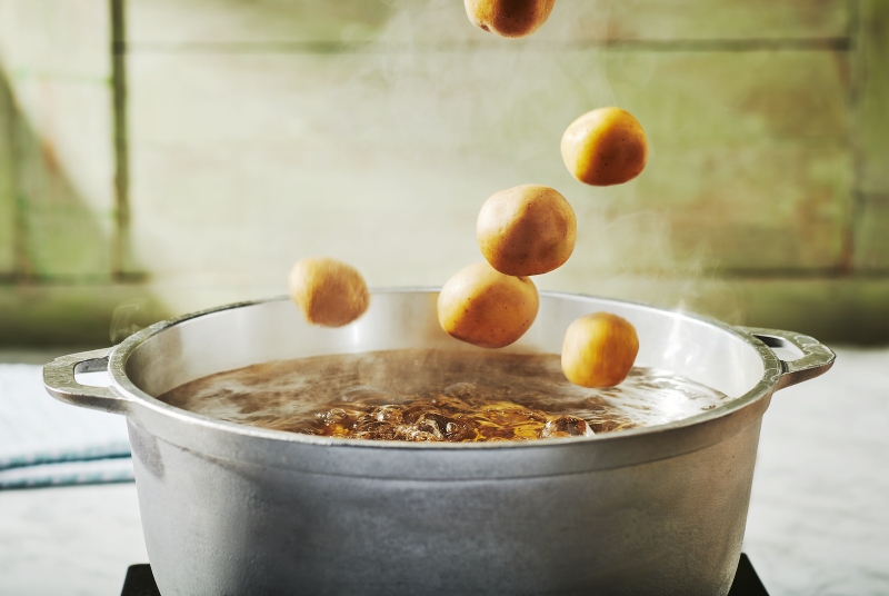 mẹo chữa canh bị mặn