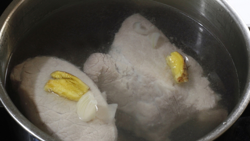 Luộc thịt đúng cách