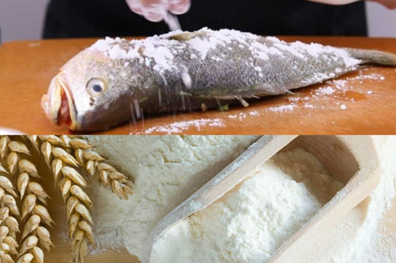 Phủ một lớp bột mỏng lên cá trước khi rán
