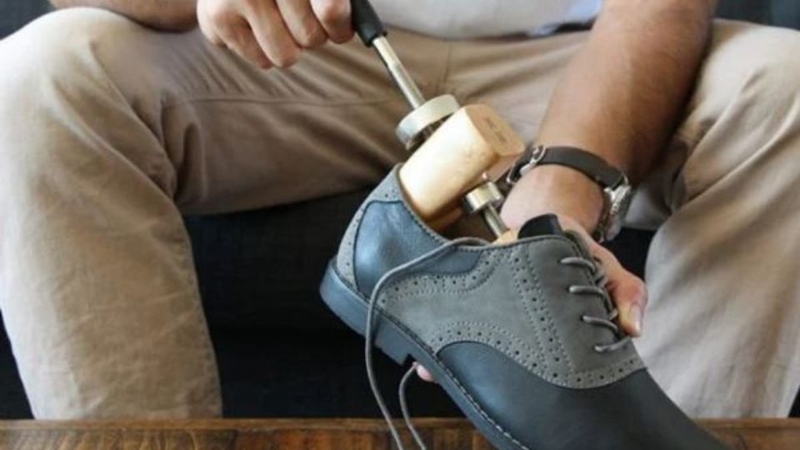 mẹo sửa giày chật 4