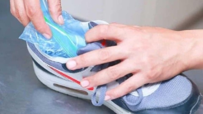 mẹo sửa giày chật 5
