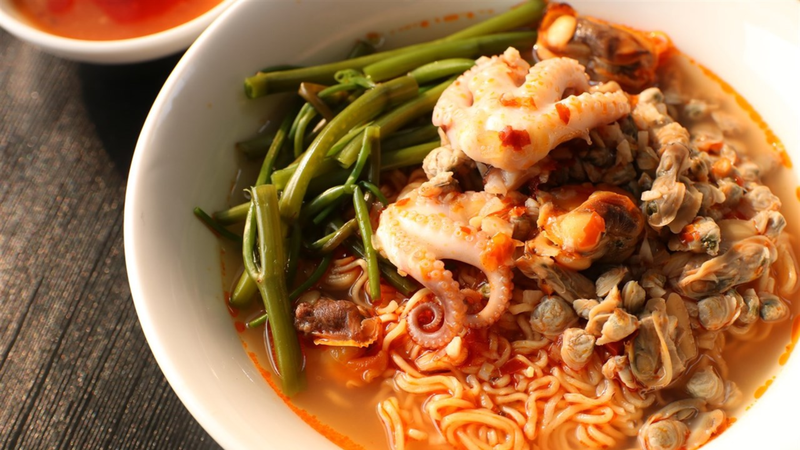 Mì ốc hến 9