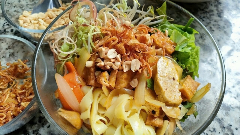 mì Quảng trộn chay ảnh 1