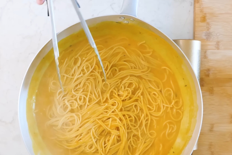 mì Ý sốt kem bí đỏ hình 10