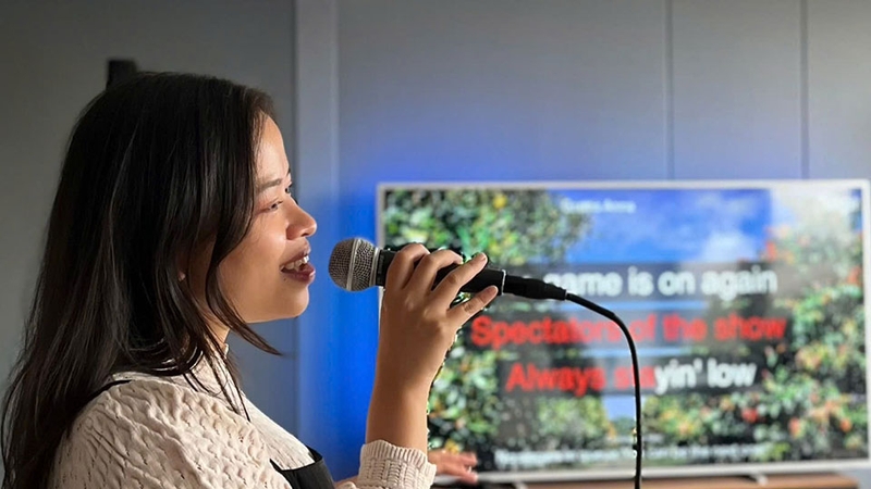 Micro có dây bị giới hạn về khoảng cách sử dụng