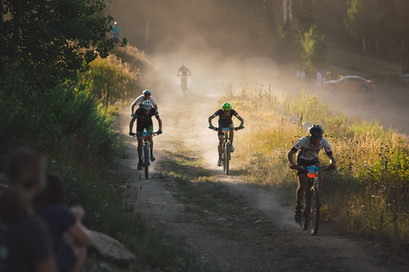 Midweek Mountain là gì 1