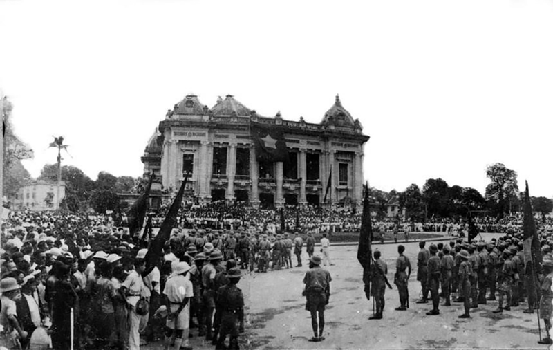 Mở bài chung cho thơ về cách mạng