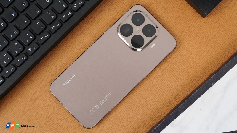 mở hộp Xiaomi 15T Pro hình 3