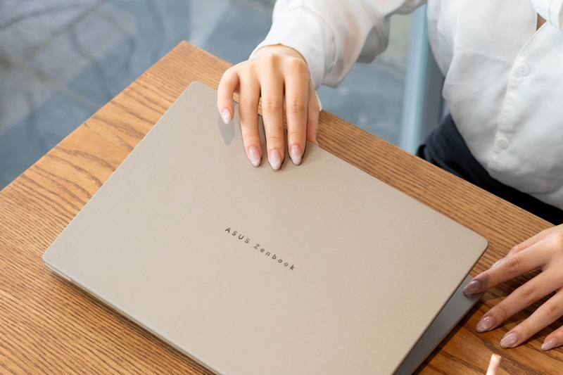 Laptop Asus Zenbook 2