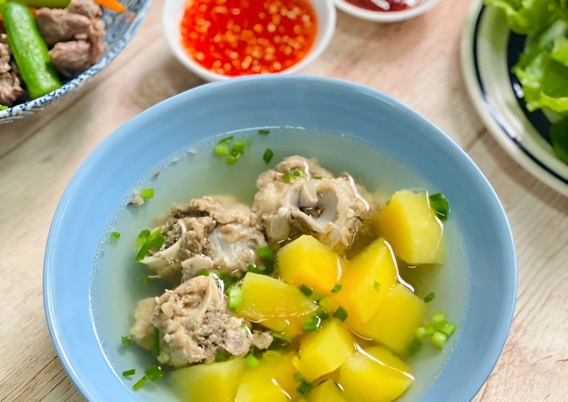 canh đu đủ xanh nấu sườn non