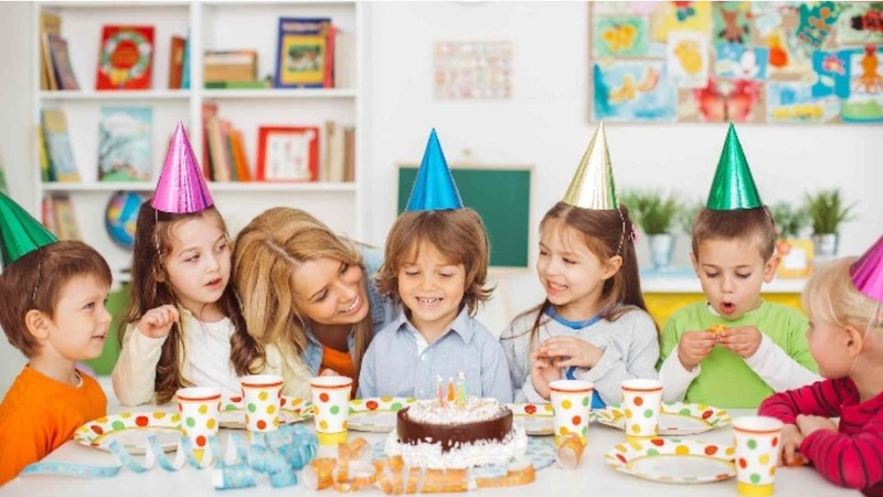 Lưu ý khi tổ chức tiệc sinh nhật cho bé