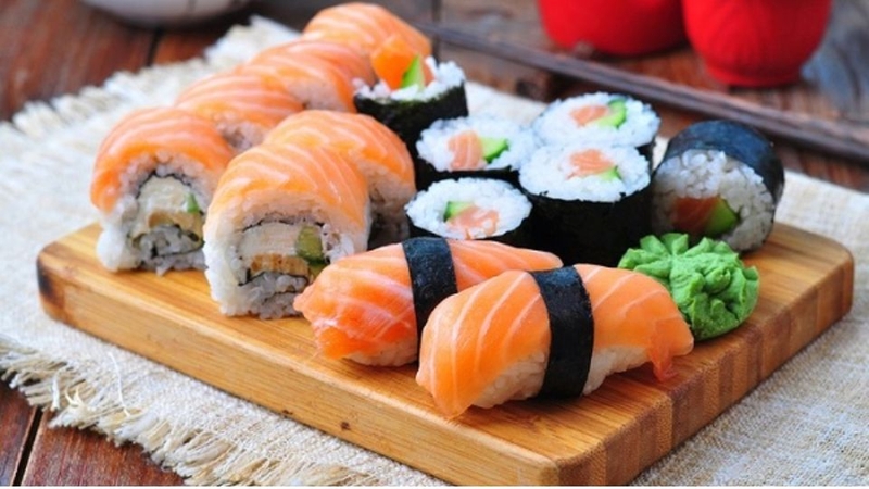 Cơm cuộn sushi mini