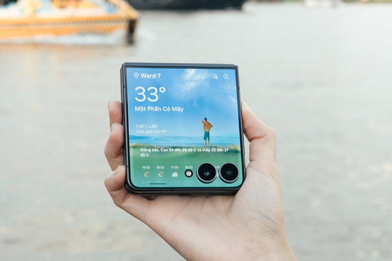 Một ngày chuyển từ Galaxy Z Flip6 sang Galaxy Z Flip8 1