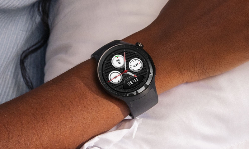 motorola-ra-mat-moto-watch-moi-hop-tac-cung-polar-197987-6.jpg