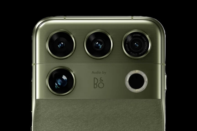 Logo Audio by B&O xuất hiện ngay trên cụm camera của Motorola Signature 27.
