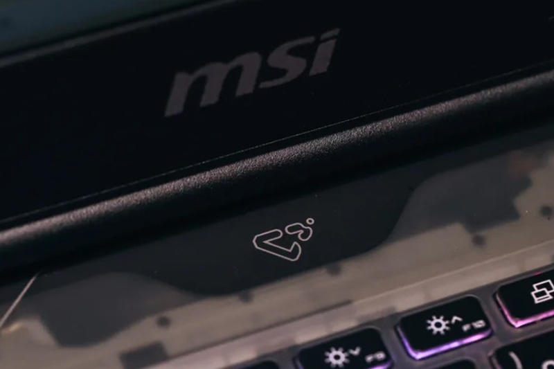 MSI Gaming Cyborg 15 B13WFKG-658VN 1