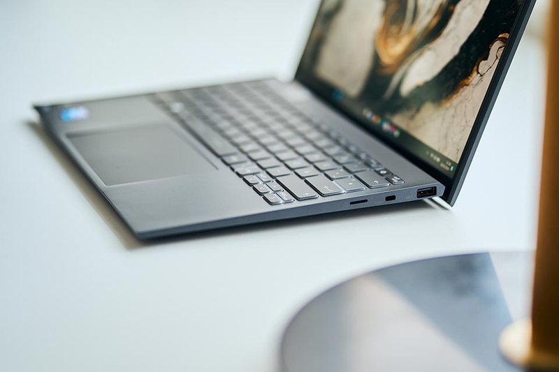 Laptop MSI Prestige 13 AI+ Evo A2VMG-040VN - 02