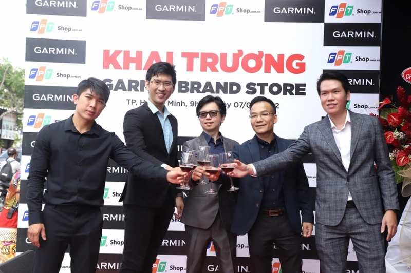 mua-dong-ho-garmin-o-dau-uy-tin-b.jpg