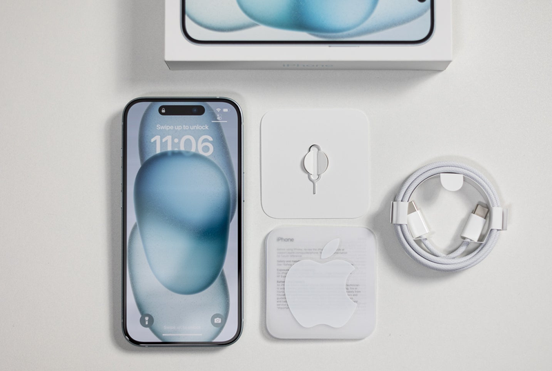Mua iPhone 15 có kèm sạc không 2