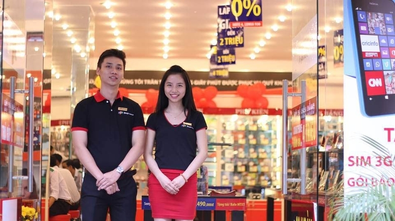 Nhân viên tư vấn nhiệt tình giúp bạn chọn sản phẩm ưng ý