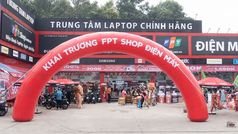 Cửa hàng FPT Shop là điểm bán máy sấy quần áo uy tín