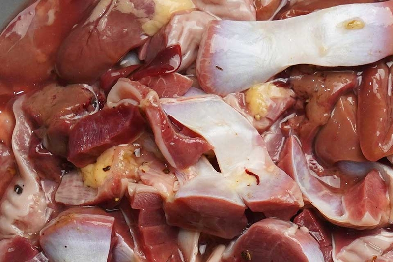 Cách làm mướp xào lòng gà - 07