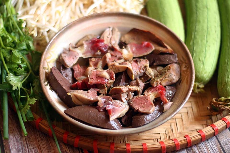 Cách làm mướp xào lòng gà - 06