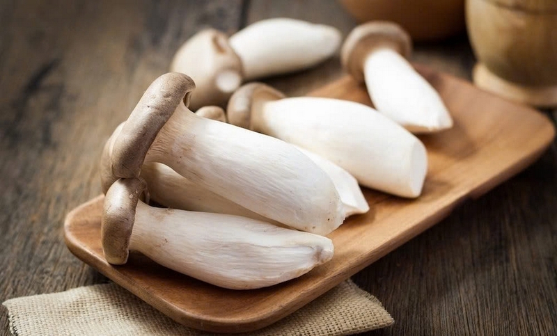 Nấm đùi gà kho me ảnh 1