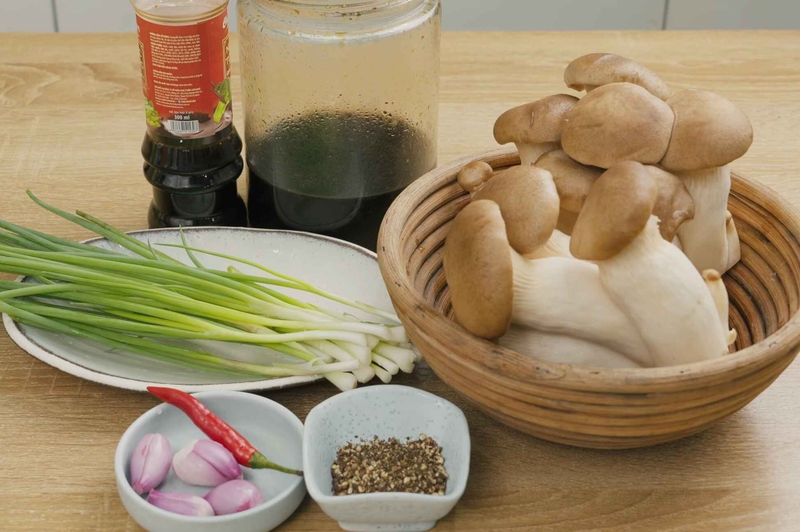 nấm đùi gà kho tiêu hình 1