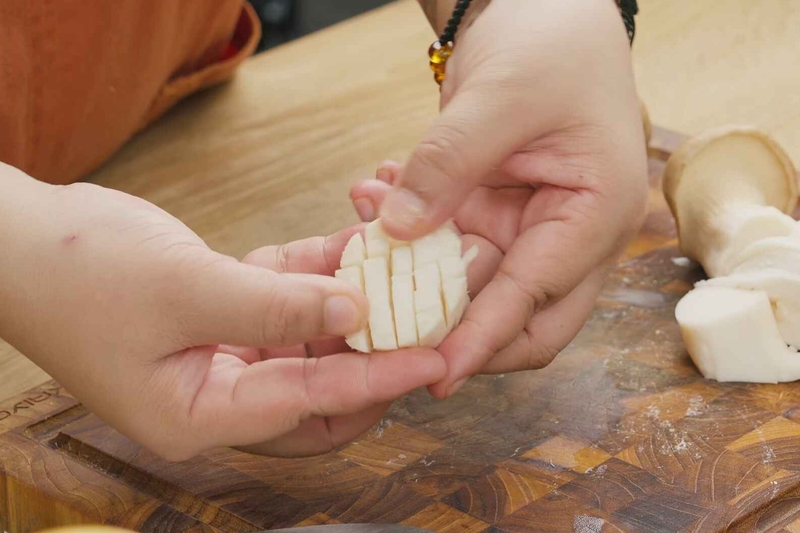 nấm đùi gà kho tiêu hình 3