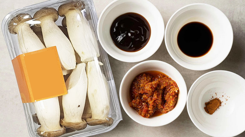 Chuẩn bị nguyên liệu nấm nướng xiên