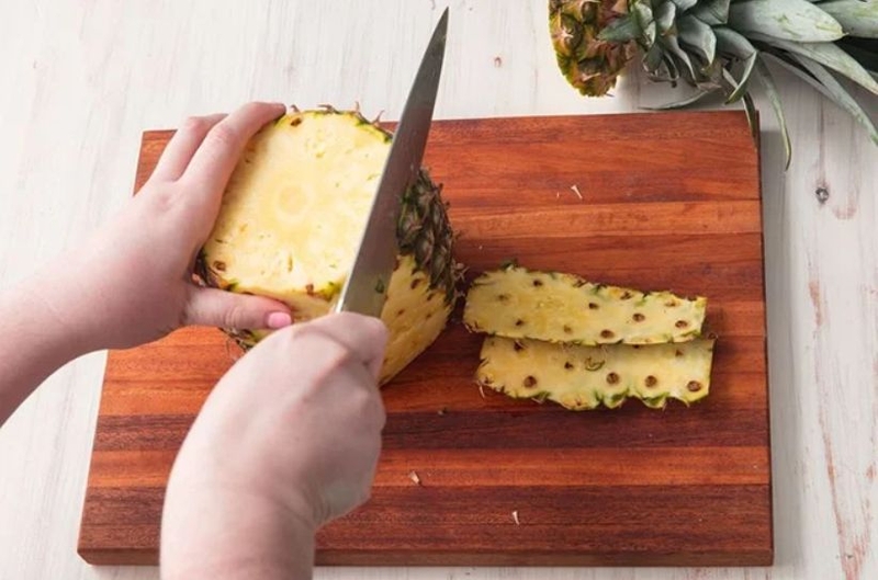 nấu canh ngao chua dứa 5