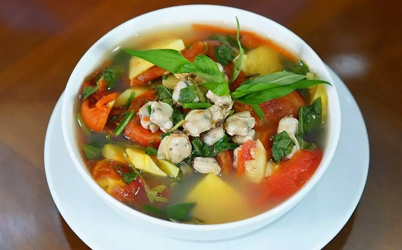 nấu canh ngao chua dứa 8