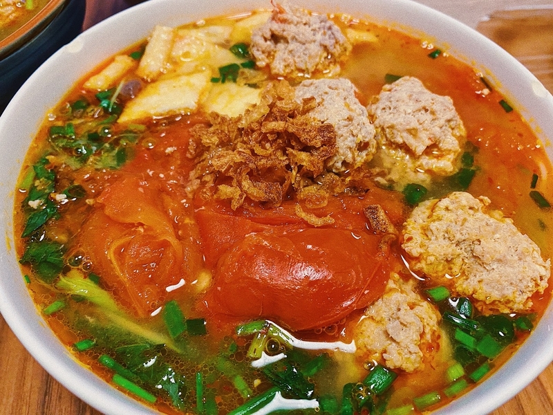 Nấu canh riêu với giấm bỗng hay me 6