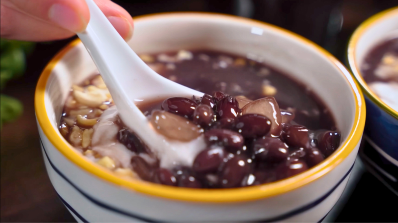 nấu chè đỗ đen bằng nồi cơm điện 3
