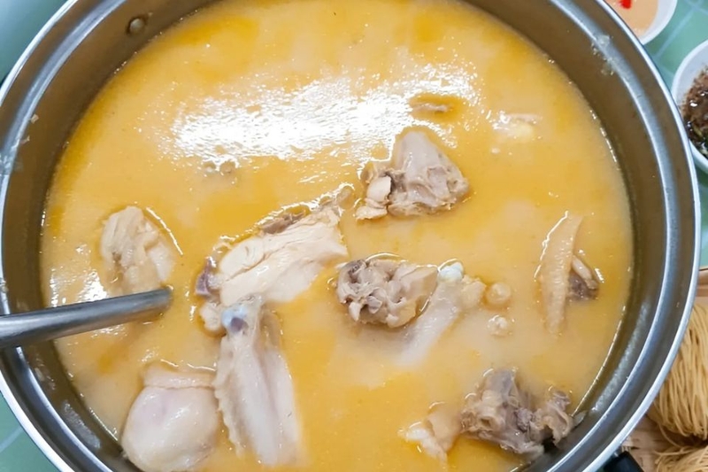 lẩu gà nấu chao 2