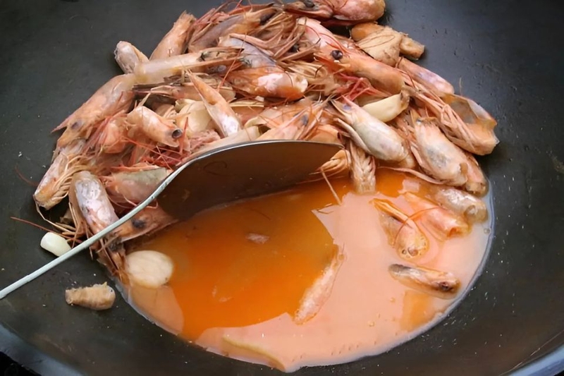 nấu nước dùng tôm