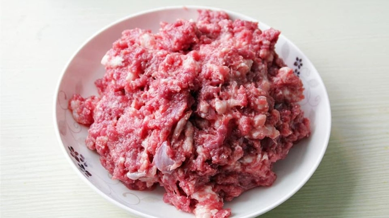 Bước 1: Chuẩn bị thịt và bì heo