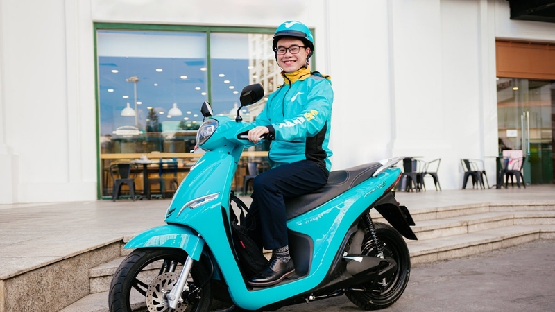 Nên chạy Grab hay VinFast 9