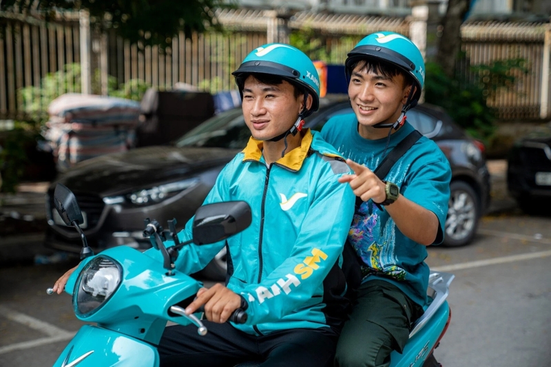 Nên chạy Grab hay VinFast 4
