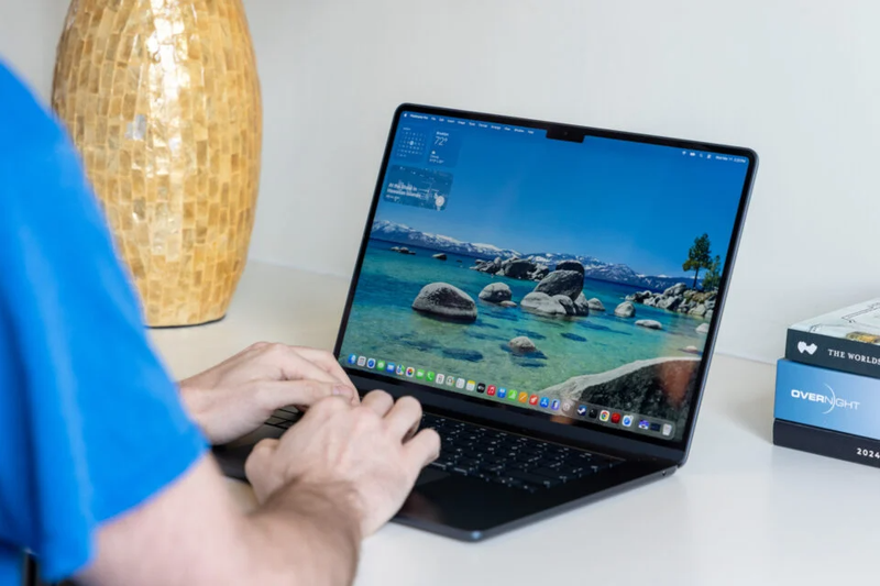 Nên chọn iPad Air hay MacBook Air 10