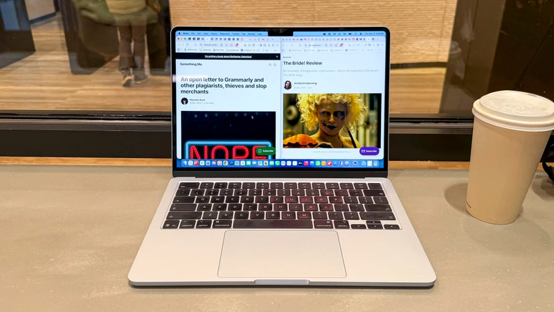 Nên chọn iPad Air hay MacBook Air 6