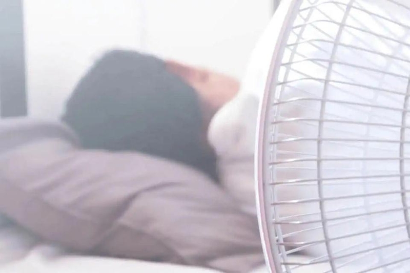 Nên để quạt trên đầu hay dưới chân - 03